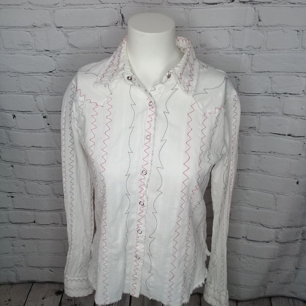 Buckle btru White Western Stitched  Floral Design Snap Up Vintage LS Sz Medium